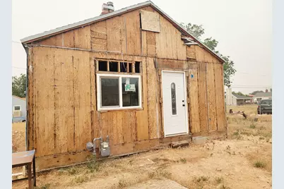 136 W Whitmore Dr, East Carbon, UT 84520 - Photo 3