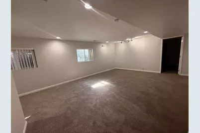 11119 S Londonderry Dr E, Sandy, UT 84092 - Photo 11