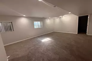 11119 S Londonderry Dr E, Sandy, UT 84092 - Photo 11