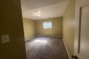 11119 S Londonderry Dr E, Sandy, UT 84092 - Photo 13