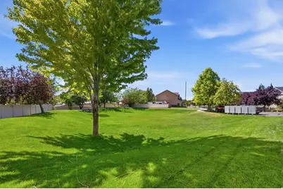 1092 S Cinnamon Ridge Dr, Provo, UT 84606 - Photo 9