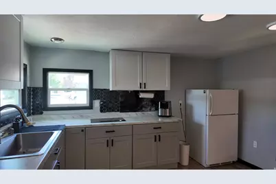 248 E Crescentwood, Sandy, UT 84070 - Photo 9