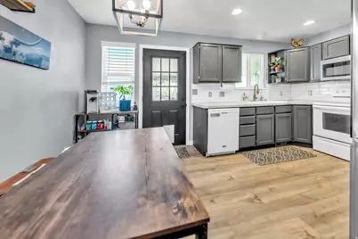 2264 S 100 W, Clearfield, UT 84015 - Photo 7