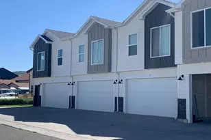 150 W Seasons Ln, Garden City, UT 84028 - Photo 3