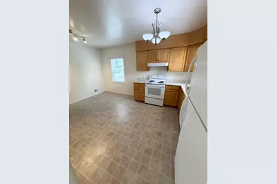 4910 S 900 E, Murray, UT 84117 - Photo 5