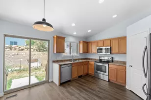 3973 S Lake Vista Dr, Saratoga Springs, UT 84045 - Photo 5