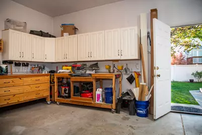 8862 S Cheshire Dr, Sandy, UT 84093 - Photo 27