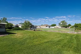12366 S Mountain View Dr W, Riverton, UT 84065 - Photo 7