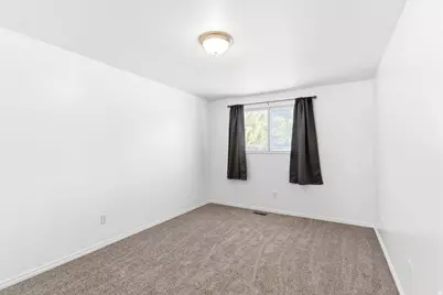 209 N 850 E, Layton, UT 84041 - Photo 9