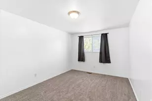209 N 850 E, Layton, UT 84041 - Photo 9