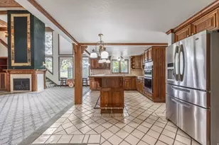 5529 S Woodcrest Dr E, Holladay, UT 84117 - Photo 5