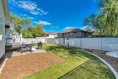 634 W 2325 N, Layton, UT 84041 - Photo 7