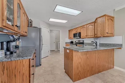 634 W 2325 N, Layton, UT 84041 - Photo 9