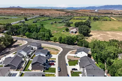 2707 S Saysay Way W, Magna, UT 84044 - Photo 35