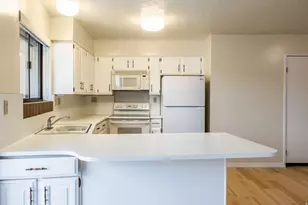 245 N Vine St W, Salt Lake City, UT 84103 - Photo 9