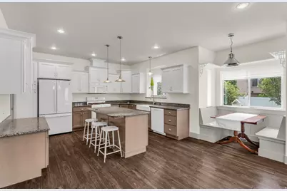 1869 W Hollybrook Way N, Farmington, UT 84025 - Photo 9