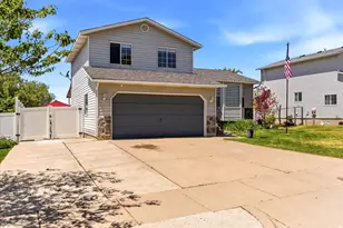 2267 N 1075 E, Layton, UT 84040 - Photo 3
