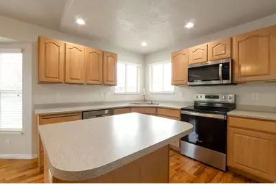 9067 S Wisteria Way, West Jordan, UT 84081 - Photo 7