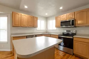 9067 S Wisteria Way, West Jordan, UT 84081 - Photo 7