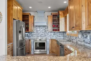 713 N Lochwood Vw W, Garden City, UT 84028 - Photo 5