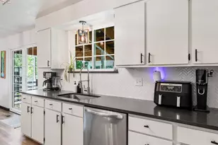 877 N Starcrest Dr, Salt Lake City, UT 84116 - Photo 11