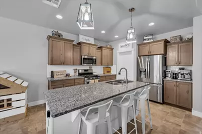1739 Mountain Trl, Saint George, UT 84790 - Photo 11