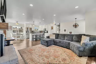 2444 E Quail Run Dr S, Sandy, UT 84093 - Photo 3