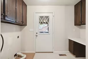 5785 S Ayrshire Dr, Murray, UT 84107 - Photo 21