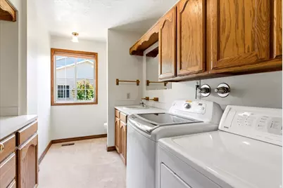 2652 E 1600 N, Layton, UT 84040 - Photo 23