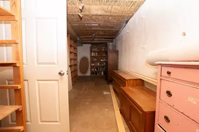 570 W Main St, Greenville, UT 84731 - Photo 23