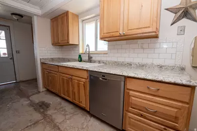 570 W Main St, Greenville, UT 84731 - Photo 9