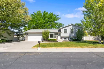 506 Country Club Dr, Tooele, UT 84074 - Photo 1