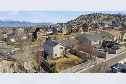 7737 N Ranches Pkwy, Eagle Mountain, UT 84005 - Photo 27