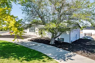 9977 S 3265 W, South Jordan, UT 84095 - Photo 31