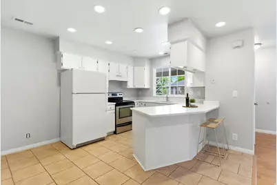 370 W 4900 S #6, Washington Terrace, UT 84405 - Photo 3