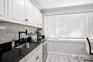3880 S Grandview Dr, Ogden, UT 84403 - Photo 7
