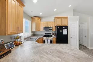 2061 E 7550 S, South Weber, UT 84405 - Photo 7