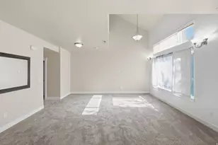 8947 S Heights Dr E, Sandy, UT 84094 - Photo 7