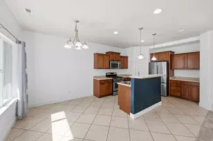 8947 S Heights Dr E, Sandy, UT 84094 - Photo 3