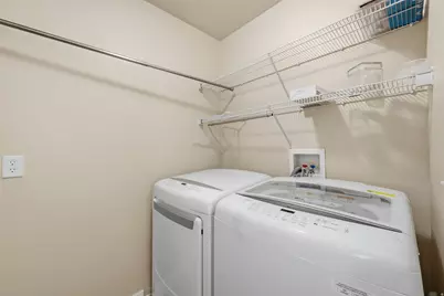 8947 S Heights Dr E, Sandy, UT 84094 - Photo 11