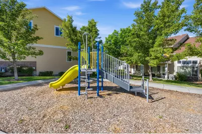 8947 S Heights Dr E, Sandy, UT 84094 - Photo 21