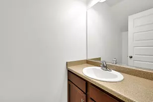 8947 S Heights Dr E, Sandy, UT 84094 - Photo 7