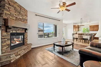 2568 S Palomino Dr W, Saratoga Springs, UT 84045 - Photo 9