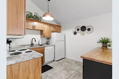 860 S Village Rd #D-11, Saint George, UT 84770 - Photo 7