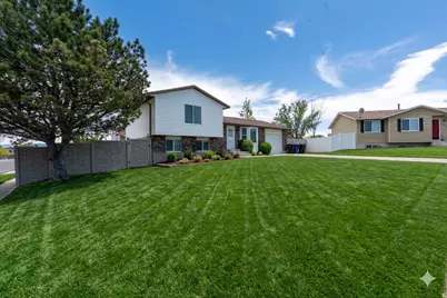 3689 S Lasso Loop Cir, Magna, UT 84044 - Photo 3