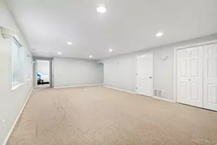 1039 E Wyndom Way N, Layton, UT 84040 - Photo 17