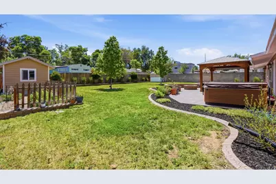 6889 S Village Rd E, Cottonwood Heights, UT 84121 - Photo 33