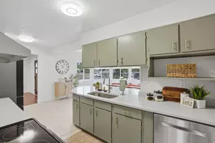 6889 S Village Rd E, Cottonwood Heights, UT 84121 - Photo 15