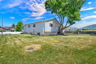 711 S 825 E, Layton, UT 84041 - Photo 31