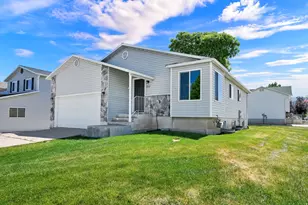 711 S 825 E, Layton, UT 84041 - Photo 3
